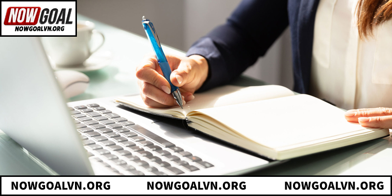 Tìm hiểu về nhân vật author